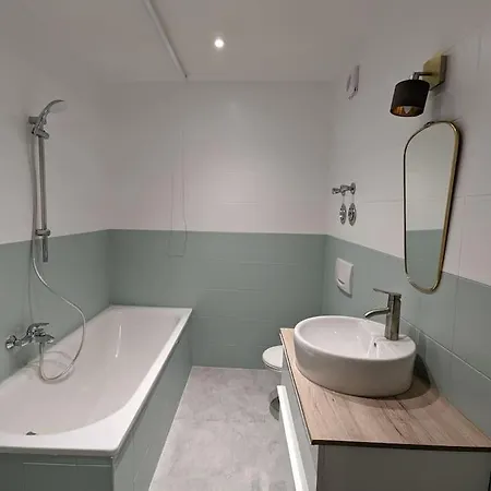 Stilvolle Moderne Unter Hohen Decken Apartment *