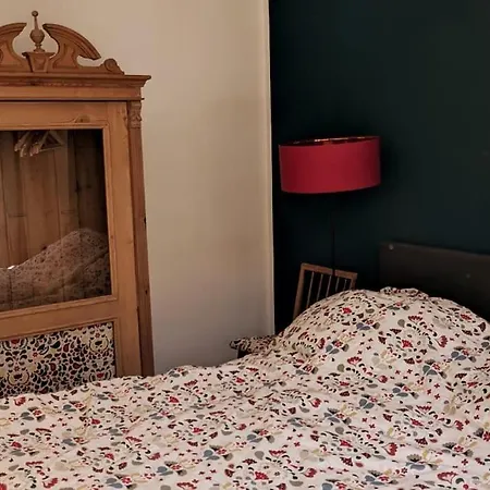 Stilvolle Moderne Unter Hohen Decken Görlitz